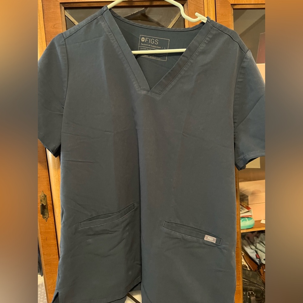 Figs Scrub Top